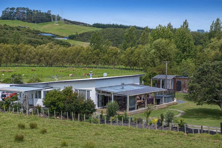 Photo of property in 2744 Kaipara Coast Highway, Glorit, Warkworth, 0984