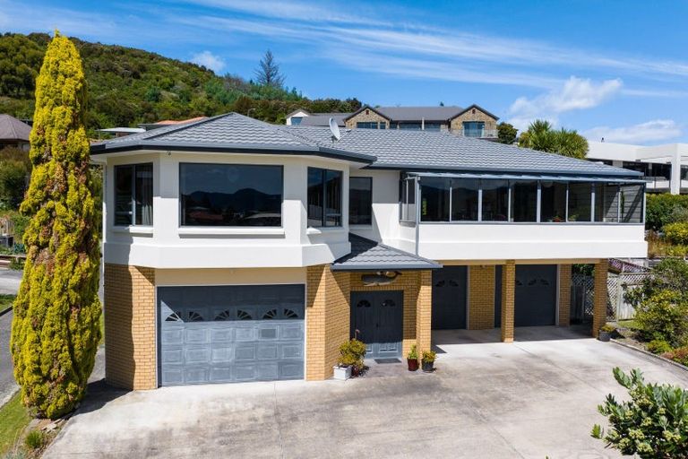 Photo of property in 13 Rimu Terrace, Waikawa, Picton, 7220