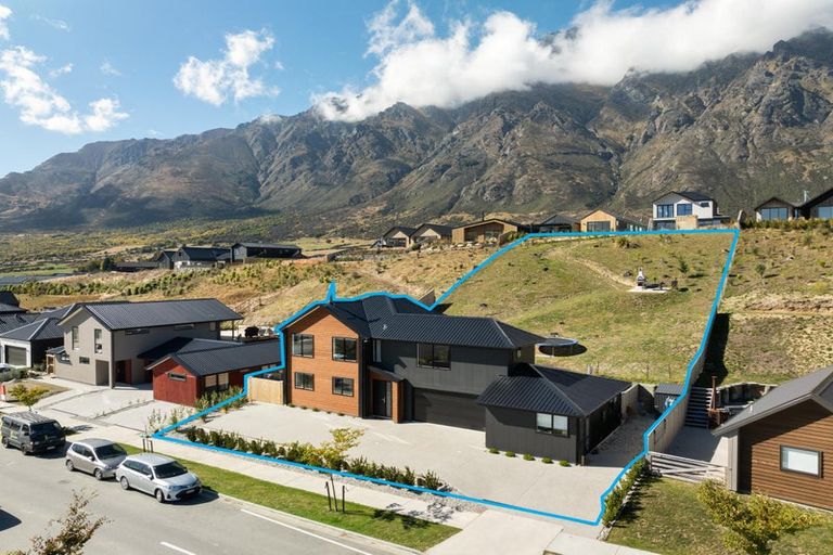 Photo of property in 31 Muster Road, Jacks Point, 9371