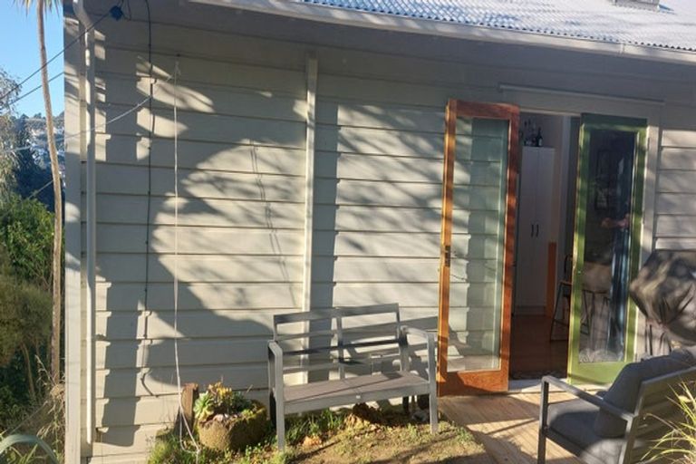 Photo of property in 75 Severn Street, Island Bay, Wellington, 6023