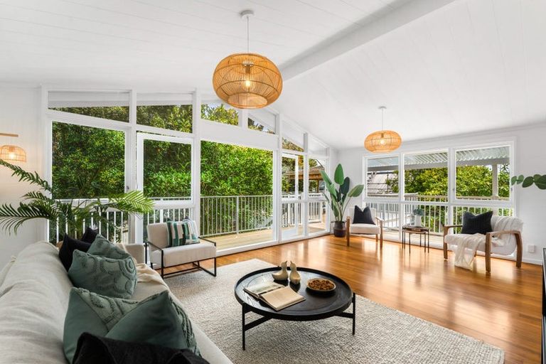 Photo of property in 99 Matipo Road, Te Atatu Peninsula, Auckland, 0610