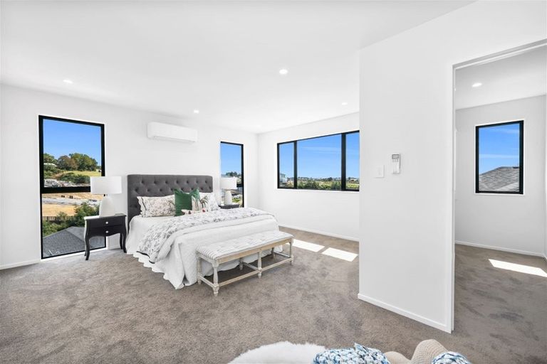 Photo of property in 36 Mcwhirters Farm Lane, Massey, Auckland, 0614