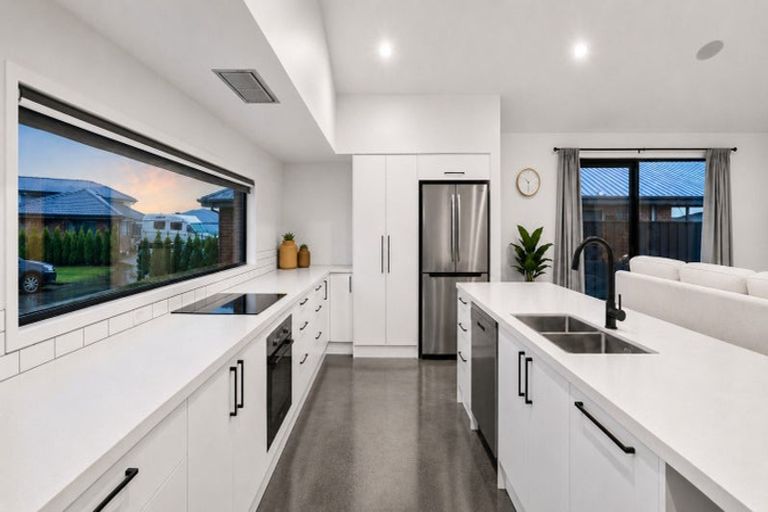 Photo of property in 4 Pahua Street, Pegasus, 7612