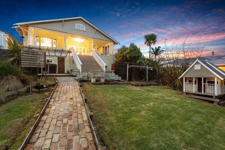 Photo of property in 23a Shakespear Road, Army Bay, Whangaparaoa, 0930
