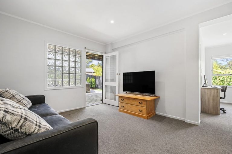 Photo of property in 2/31 Tui Glen Road, Birkenhead, Auckland, 0626