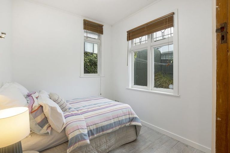 Photo of property in 92 Townsend Road, Miramar, Wellington, 6022