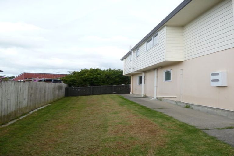 Photo of property in 2a Luxor Place, Massey, Auckland, 0614