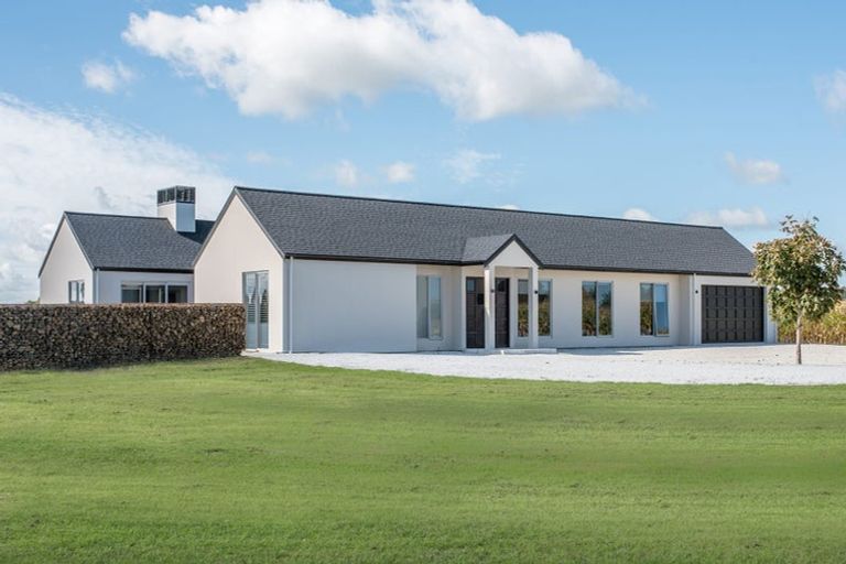 Photo of property in 337 Ararimu Valley Road, Helensville, Waimauku, 0882