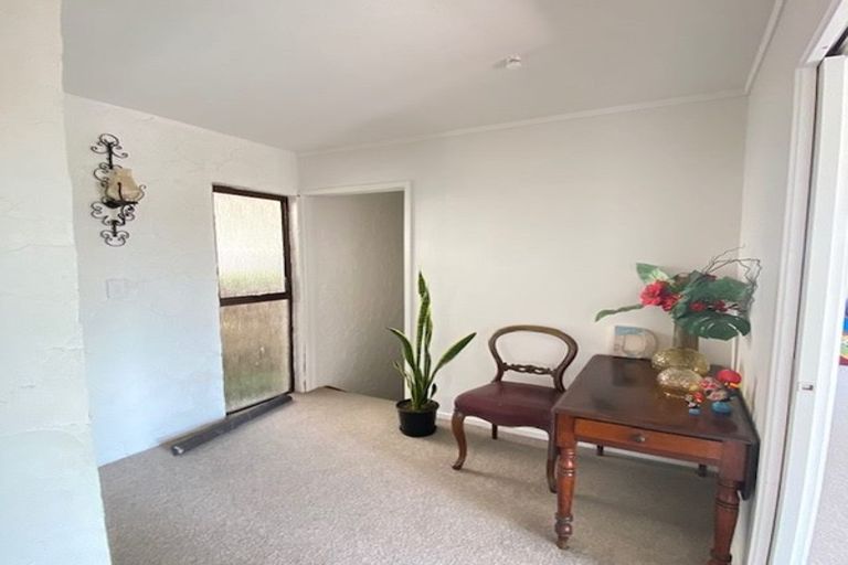 Photo of property in 2/21 Scarboro Terrace, Murrays Bay, Auckland, 0630