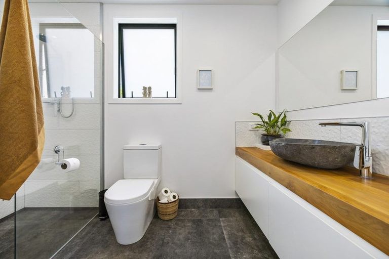 Photo of property in 49rb Oceana Drive, Welcome Bay, Tauranga, 3175