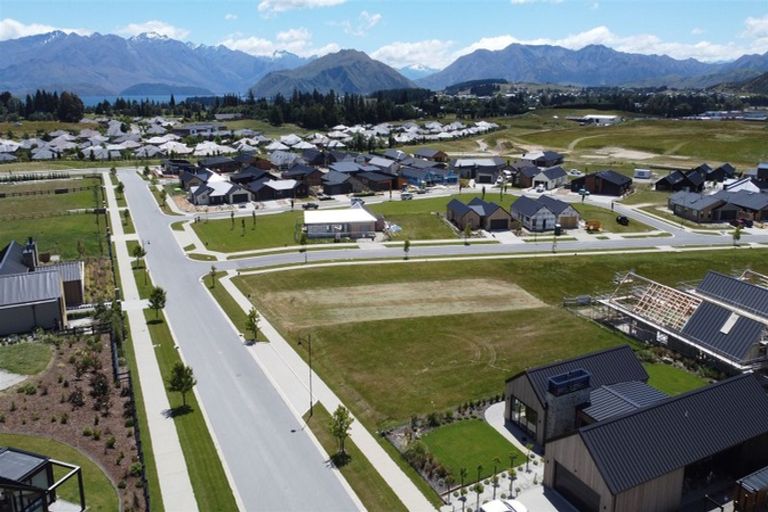 Photo of property in 13 Deans Drive, Wanaka, 9305