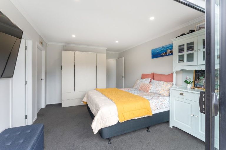 Photo of property in 1 Kikorangi Way, Paraparaumu, 5032