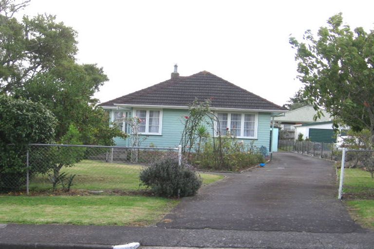 Photo of property in 116 Kervil Avenue, Te Atatu Peninsula, Auckland, 0610