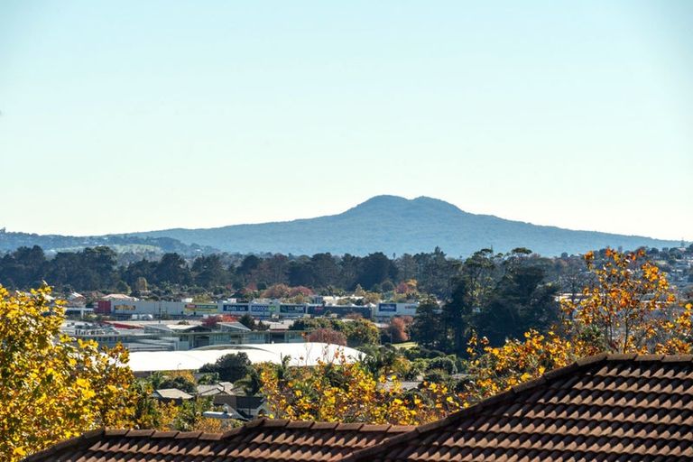 Photo of property in 21 Brooke Ridge Rise, East Tamaki Heights, Auckland, 2016
