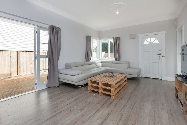 Photo of property in 23 Brandon Road, Glen Eden, Auckland, 0602