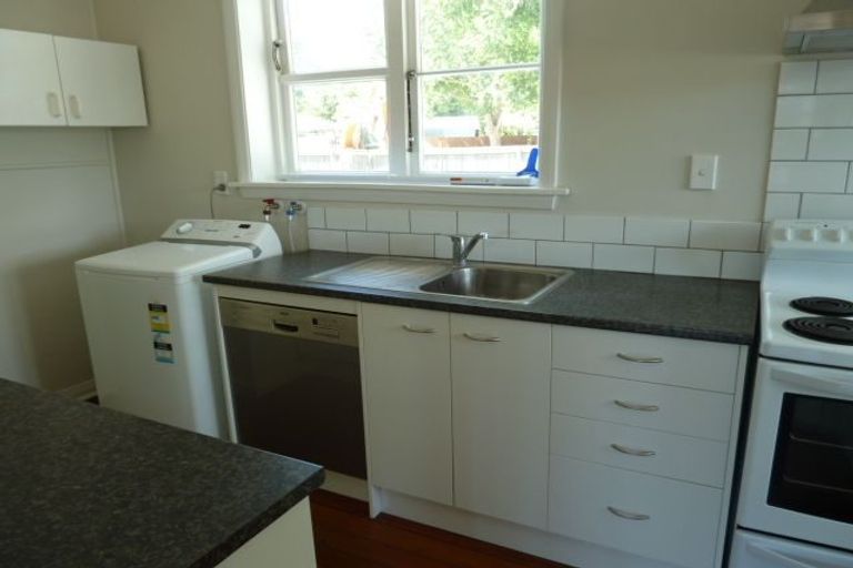 Photo of property in 8 Paeroa Street, Riccarton, Christchurch, 8041