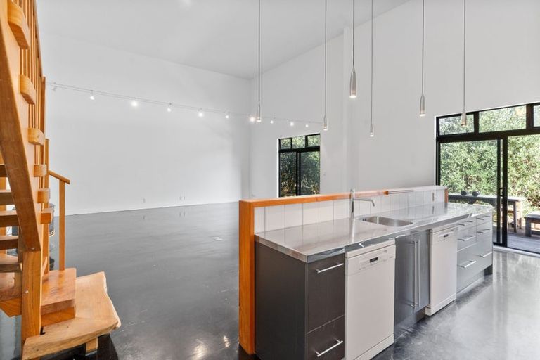 Photo of property in 6 Daniel Street, Martinborough, 5711