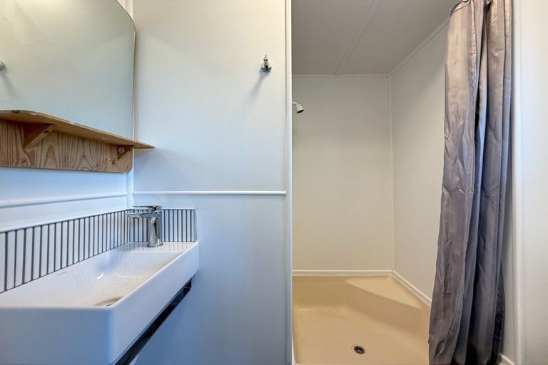 Photo of property in 5 Charlotte Avenue, Brooklyn, Wellington, 6021