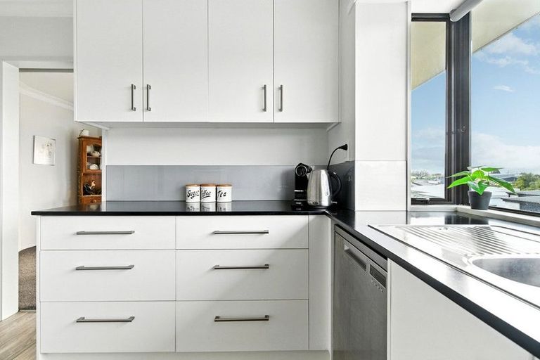 Photo of property in 14 Oroua Street, Te Puke, 3119