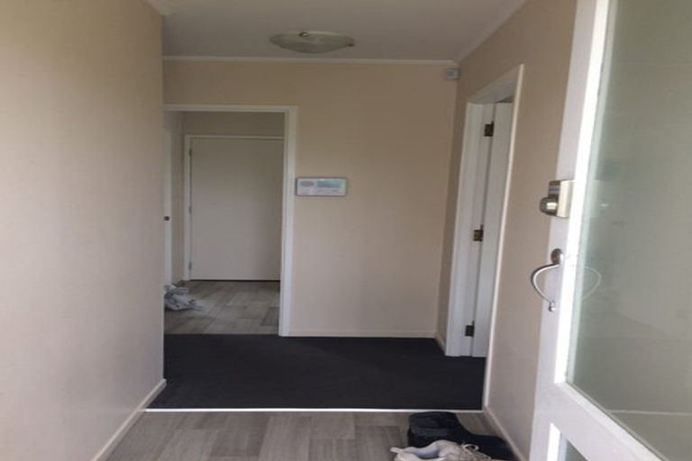 Photo of property in 52 Hartley Terrace, Massey, Auckland, 0614