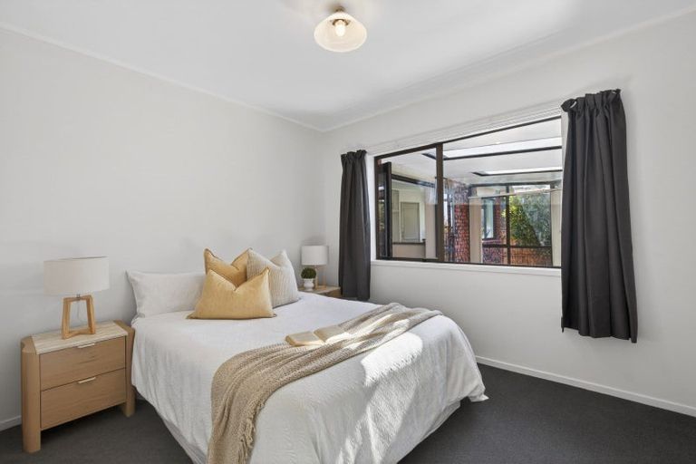 Photo of property in 60 Heta Road, Highlands Park, New Plymouth, 4312