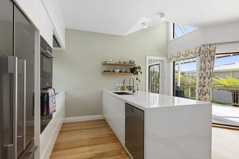 Photo of property in 6 Lochiel Road, Khandallah, Wellington, 6035