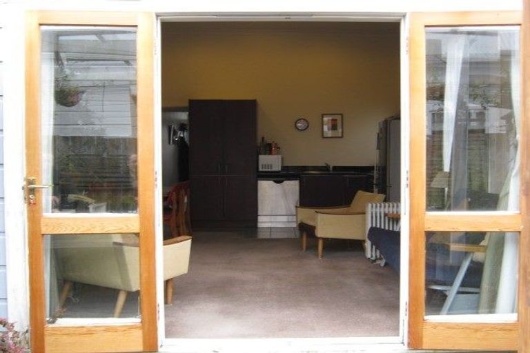 Photo of property in 170 Tasman Street, Mount Cook, Wellington, 6021