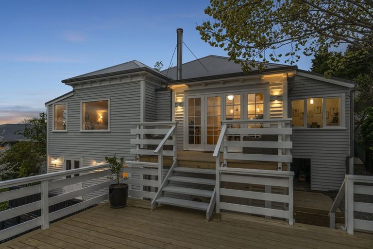 Photo of property in 34 Hackthorne Road, Cashmere, Christchurch, 8022