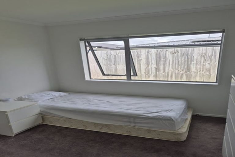 Photo of property in 16 Kutukutu Street, Takanini, 2112