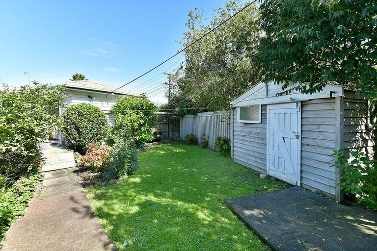 Photo of property in 1/831 Beach Road, Browns Bay, Auckland, 0630