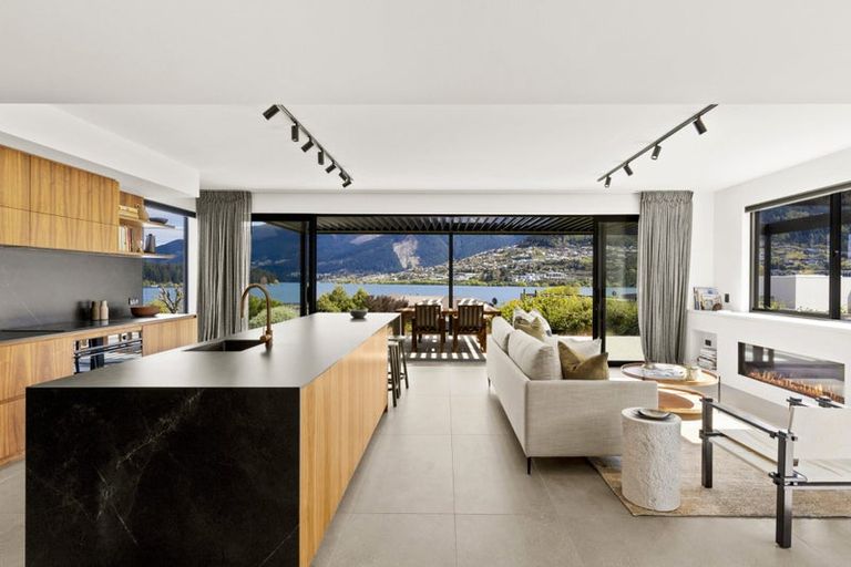 Photo of property in 53 Peninsula Road, Mangere, Auckland, 2022