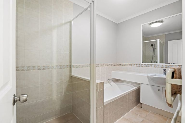 Photo of property in 1 Dunbarton Drive, Ranui, Auckland, 0612