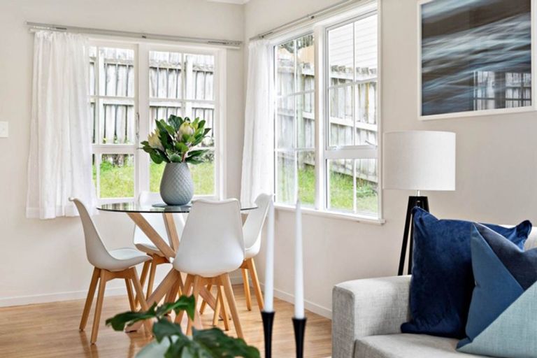 Photo of property in 1/63 Langana Avenue, Browns Bay, Auckland, 0630