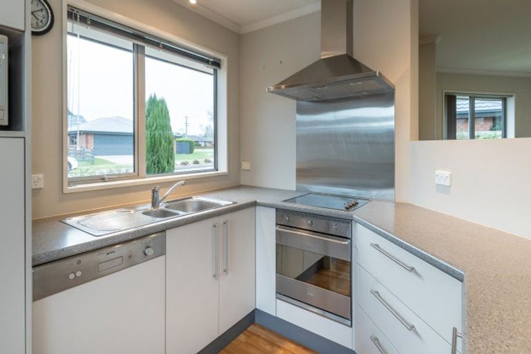 Photo of property in 1 Stanwood Grove, Darfield, 7510