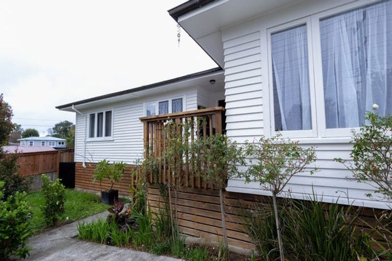 Photo of property in 200a Henderson Valley Road, Henderson, Auckland, 0612