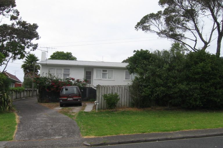 Photo of property in 2/10 Raeben Avenue, Hillcrest, Auckland, 0627