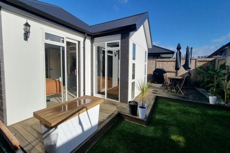 Photo of property in 18 Kuihi Street, Poike, Tauranga, 3112