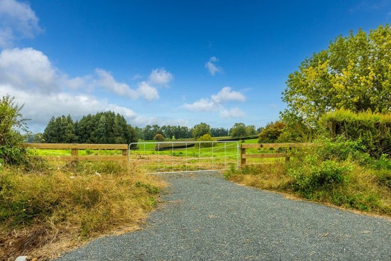 Photo of property in 36 Bell Road, Ngahinapouri, 3883