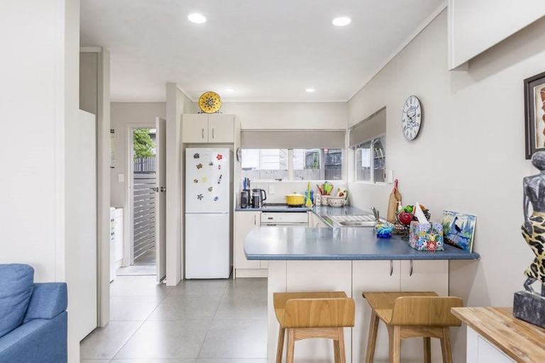 Photo of property in 1/25 Mayall Avenue, Beach Haven, Auckland, 0626