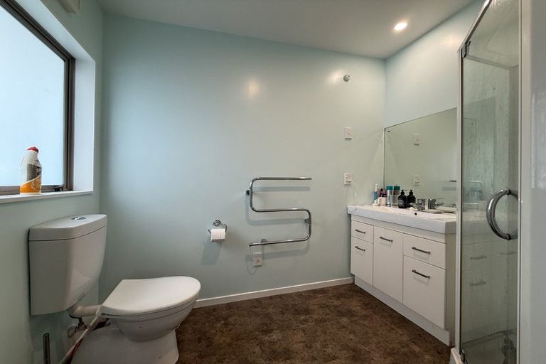 Photo of property in 23 Gifford Grove, Churton Park, Wellington, 6037