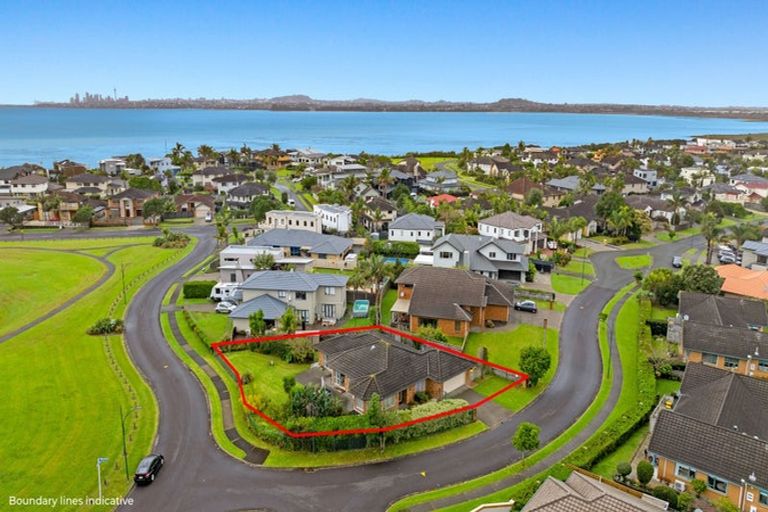 Photo of property in 2 Piriti Drive, Te Atatu Peninsula, Auckland, 0610