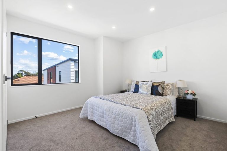 Photo of property in 5/5 Chevis Place, Pakuranga, Auckland, 2010