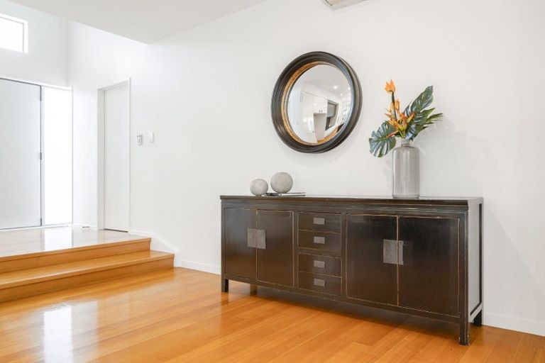 Photo of property in 10a Waterloo Road, Milford, Auckland, 0620