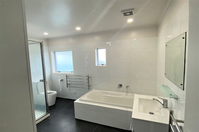 Photo of property in 8 Hunua Road, Papakura, 2110