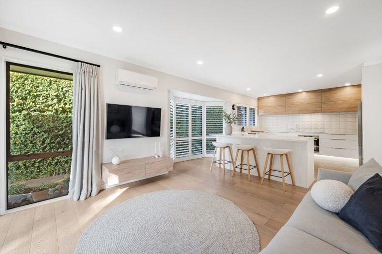 Photo of property in 202 Whitford Road, Shamrock Park, Auckland, 2016