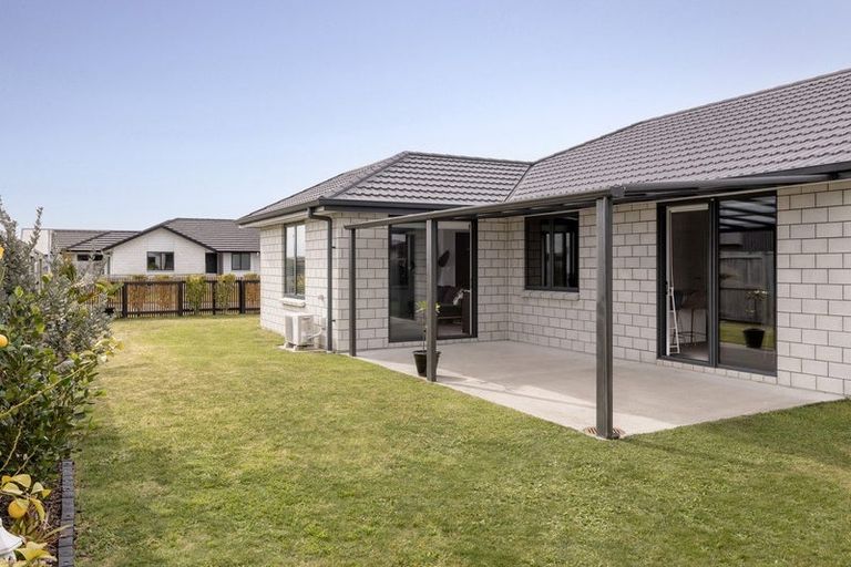 Photo of property in 14 Rotomanu Place, Pyes Pa, Tauranga, 3112
