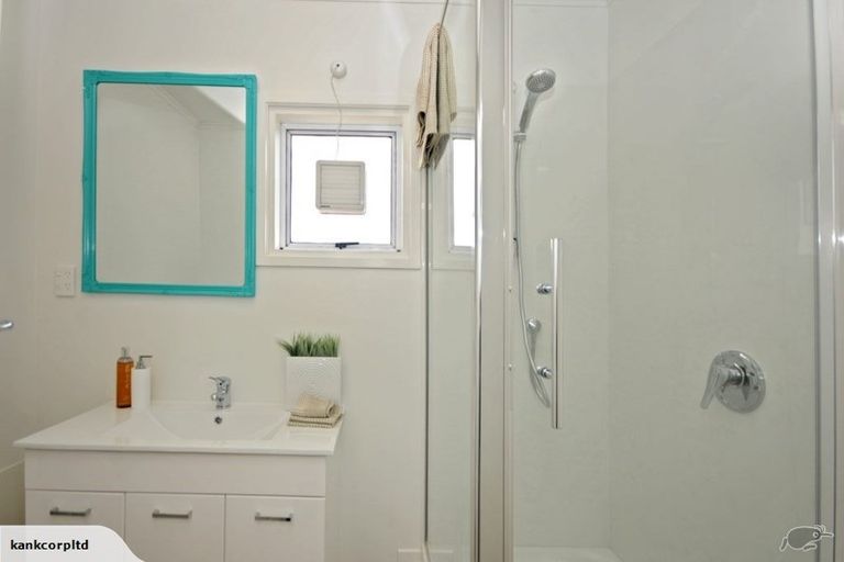 Photo of property in 2f9 Oriental Terrace, Mount Victoria, Wellington, 6011