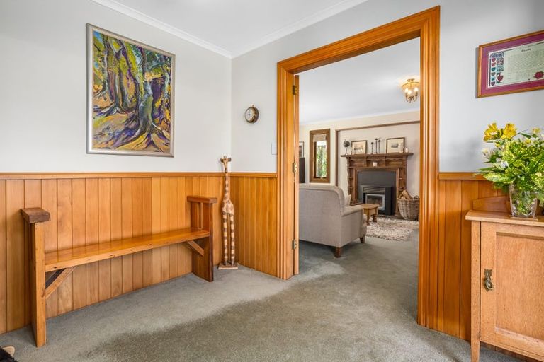 Photo of property in 28 Observatory Close, Whitby, Porirua, 5024