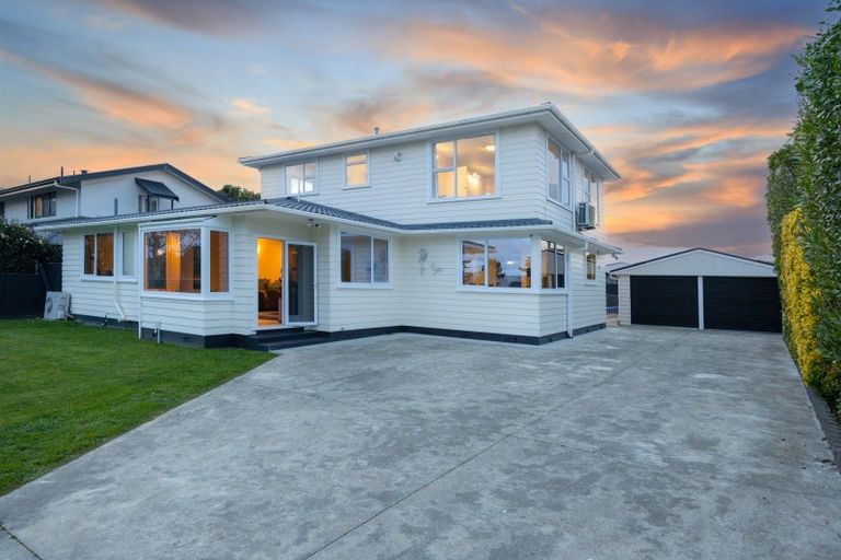 Photo of property in 107 Dittmer Drive, West End, Palmerston North, 4412