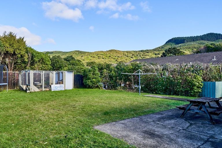 Photo of property in 31 Larsen Crescent, Tawa, Wellington, 5028